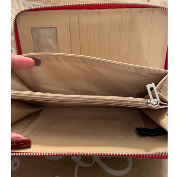 ❌❌❌SOLD SOLD SOLD❌❌❌GUESS MONOGRAM WALLET VGUC - Picture 5 of 7